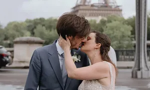 Chuyện tình Paris của nữ du khách Mỹ