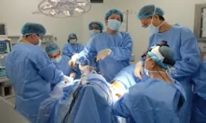 Phẫu thuật trả lại giới tính cho cô gái