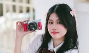 Nữ sinh bật khóc khi thành thủ khoa khối C00 toàn quốc