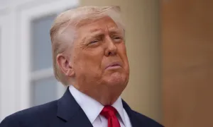 Ông Trump rút ngắn tối hậu thư cho Nga về xung đột Ukraine Ông Trump rút ngắn tối hậu thư cho Nga về xung đột Ukraine