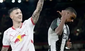 Ferdinand khuyên Man Utd phá Liverpool trong thương vụ Isak Ferdinand khuyên Man Utd phá Liverpool trong thương vụ Isak