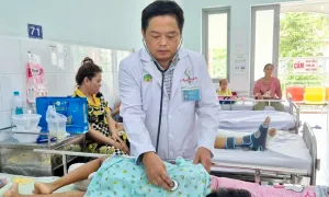 Bé gái trượt patin ngã, hai năm sau phát hiện gãy cột sống cổ Bé gái trượt patin ngã, hai năm sau phát hiện gãy cột sống cổ