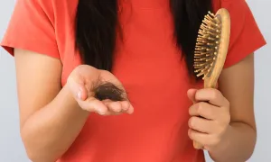 Vì sao tóc rụng nhiều?